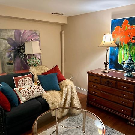 Charming 1-Bedroom Basement Close To Dc Pets Allowed อาร์ลิงตัน ภายนอก รูปภาพ